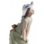 Lladro - Curious Girl With Straw Hat